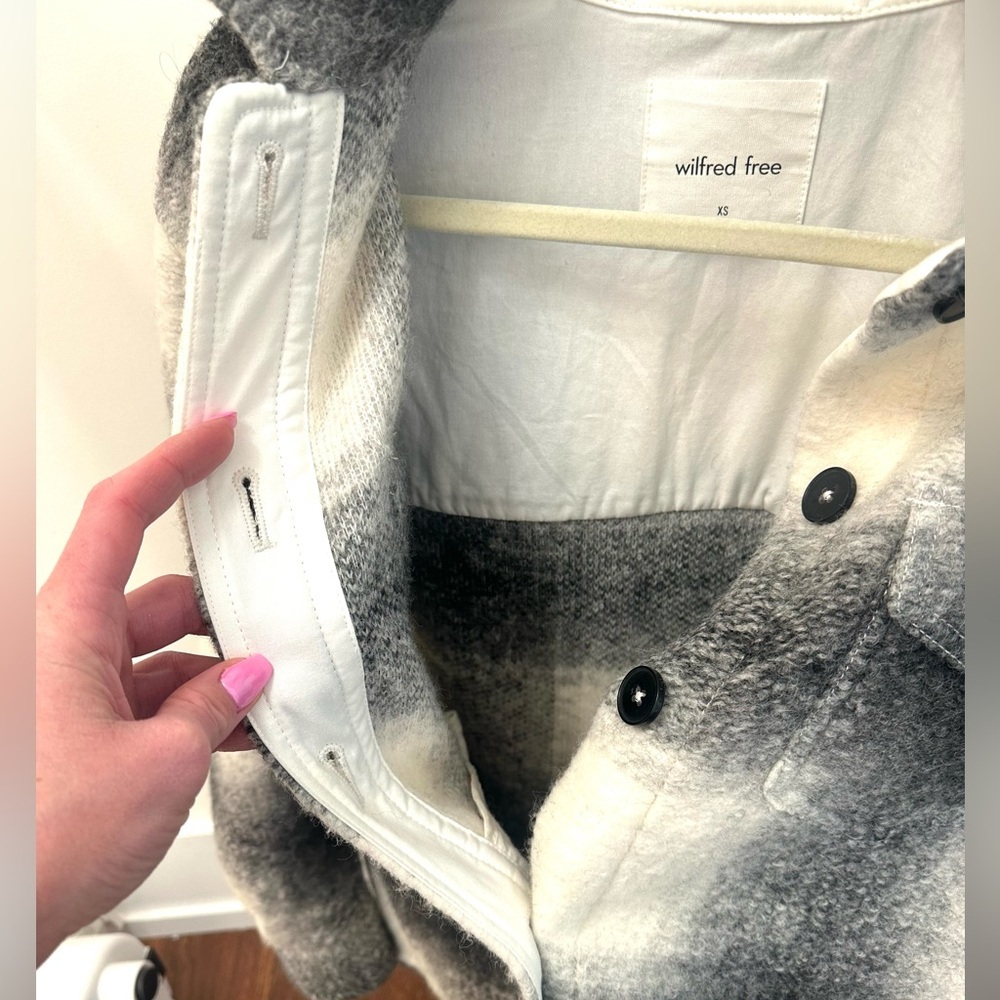 Aritzia flannel shirt jacket in XS - Picture 4 of 6